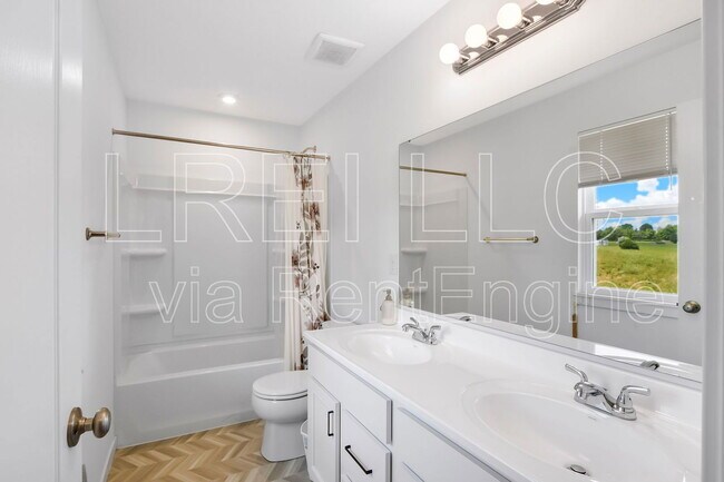 Building Photo - 18071 Bridle Run Dr