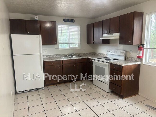 Building Photo - 655 S 1000 W