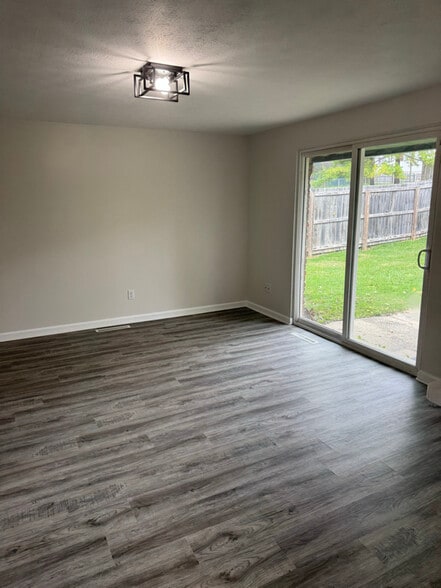 Building Photo - 6210 Alter Rd