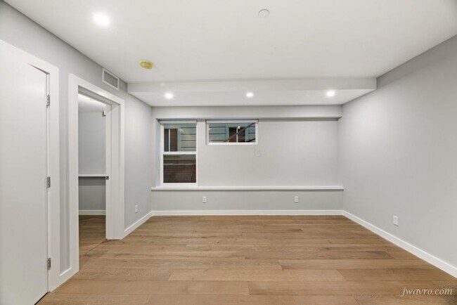 Building Photo - 622 Haight St