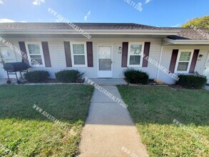 Building Photo - Affordable 2 Bedroom/2 Bath in Raymore-Ava...