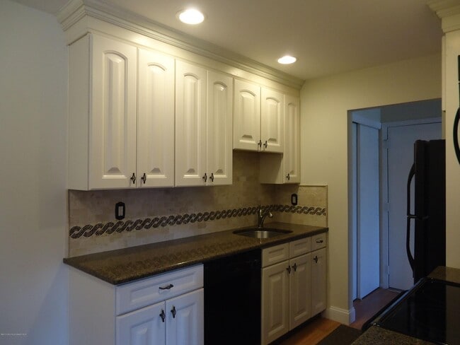 Building Photo - 142 Cross Slope Ct