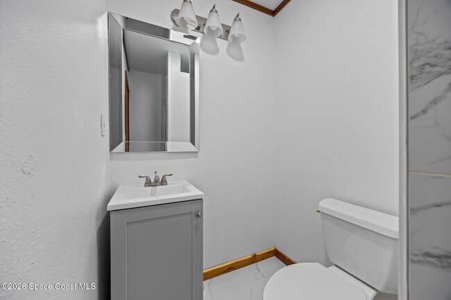 Building Photo - 485 N Shore Dr