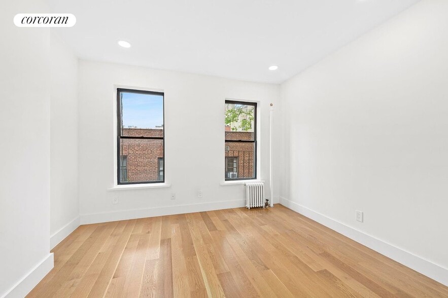 Building Photo - 421 E 81st St