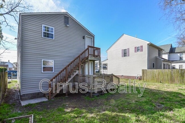 Building Photo - 753 28th St