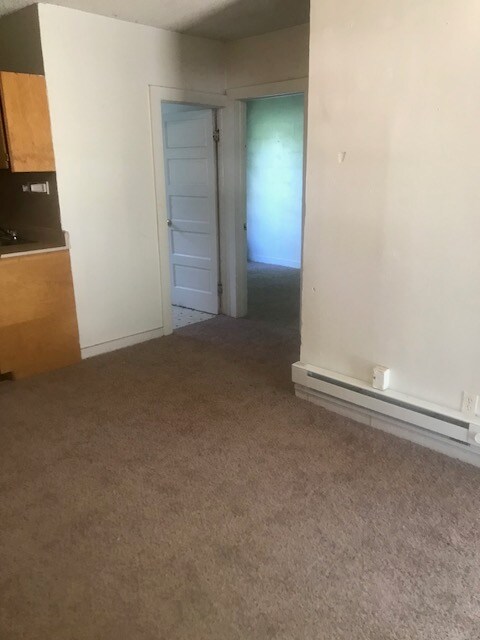 Building Photo - 103 S SADDLER St