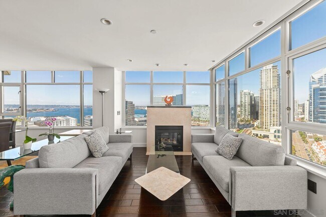 Primary Photo - 700 W Harbor Dr
