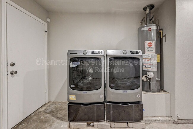 Building Photo - 14027 Blue Falls Dr