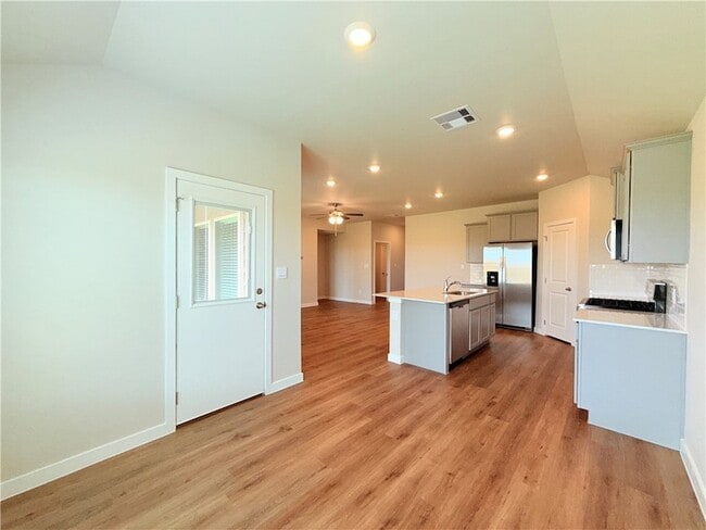 Building Photo - 1116 Zeus Dr
