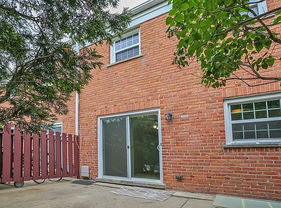 Building Photo - 2150 Rugen Rd