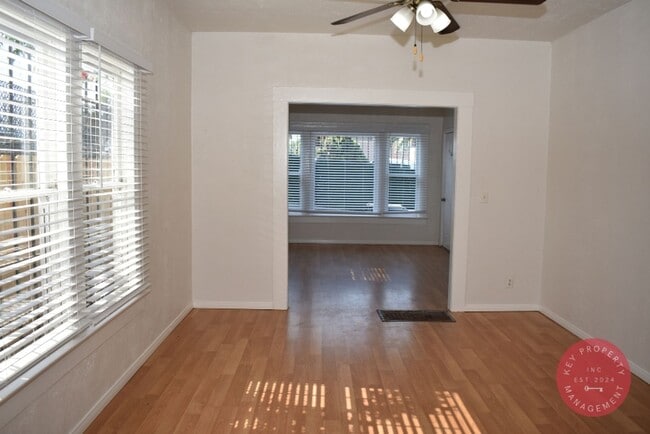 Building Photo - Charming 2-Bedroom Downtown Unit – Availab...