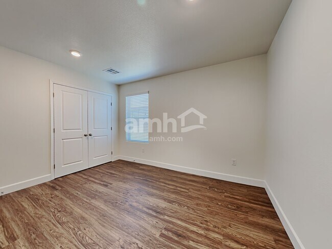 Building Photo - 4739 Tree Swing St