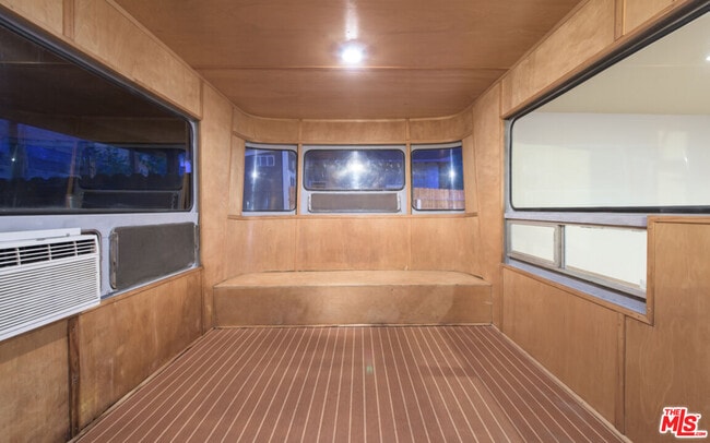 Building Photo - 272 N Topanga Canyon Blvd