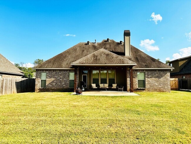 Building Photo - 459 Long Acre Dr