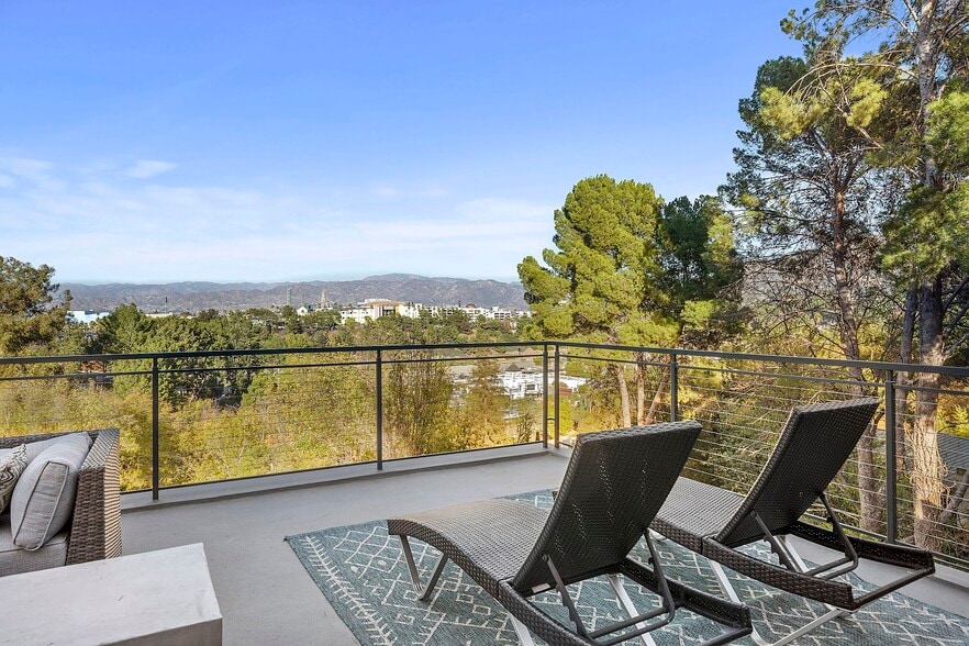 Building Photo - 3712 Broadlawn Dr