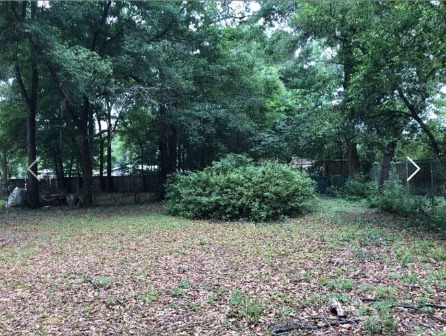 Building Photo - 4bedrooms 1.5 baths Single Family Home in ...