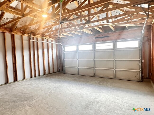 Building Photo - 124 Rollingwood Dr