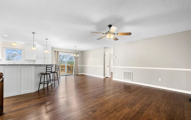 Building Photo - 3 Bed + Complete basement in Maryville