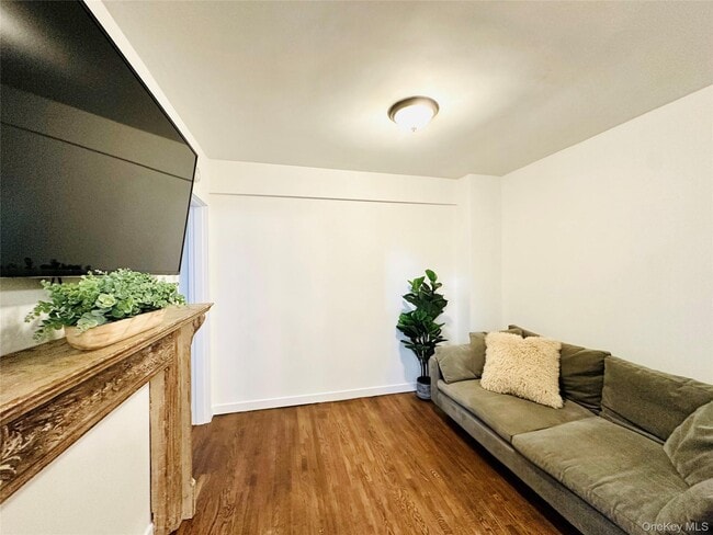 Building Photo - 52-25 39th Rd