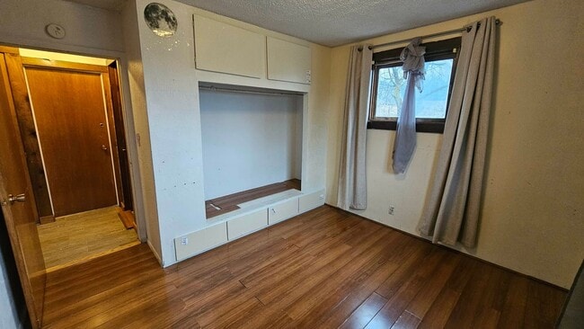 Building Photo - Farm House in Arlee