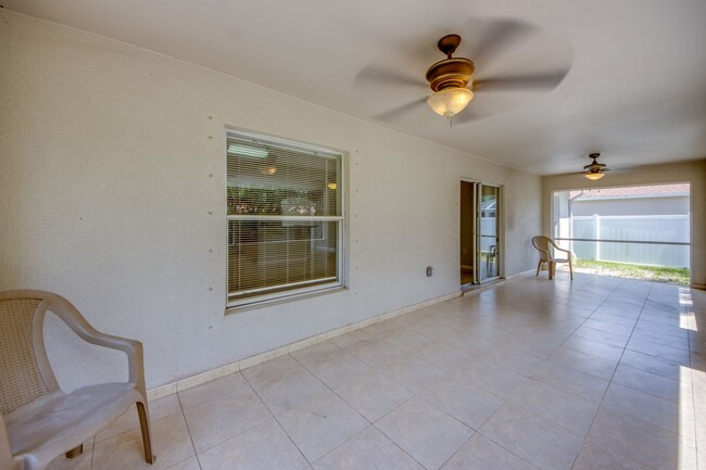 Building Photo - 2462 Nature Pointe Loop