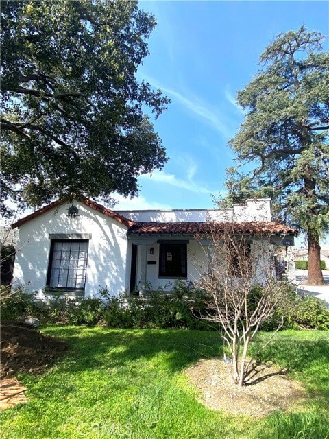 Building Photo - 291 N 6th Ave