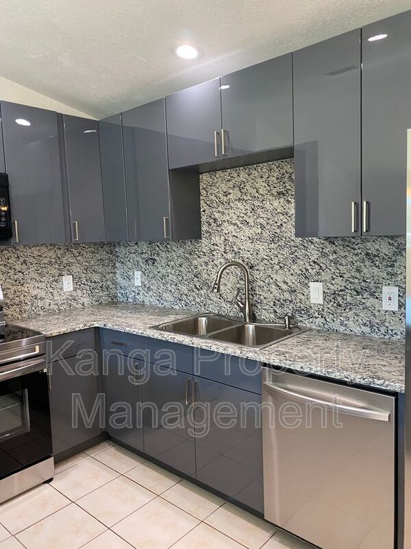 Building Photo - 757 NW Bayard Ave