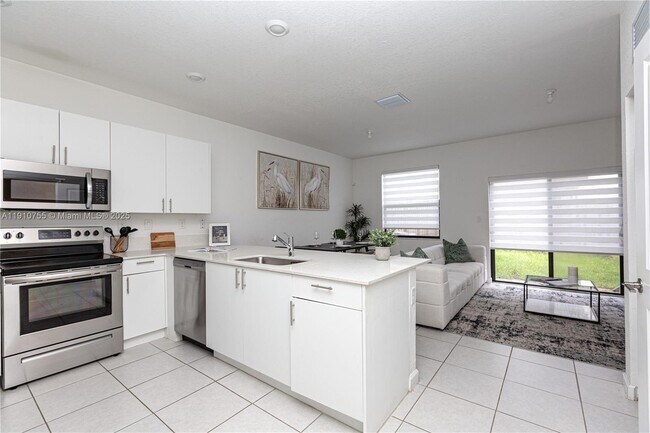 Building Photo - 12949 SW 232nd Ln