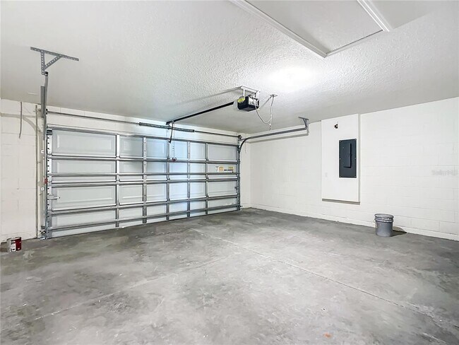 Building Photo - 8561 SW 46th Ave
