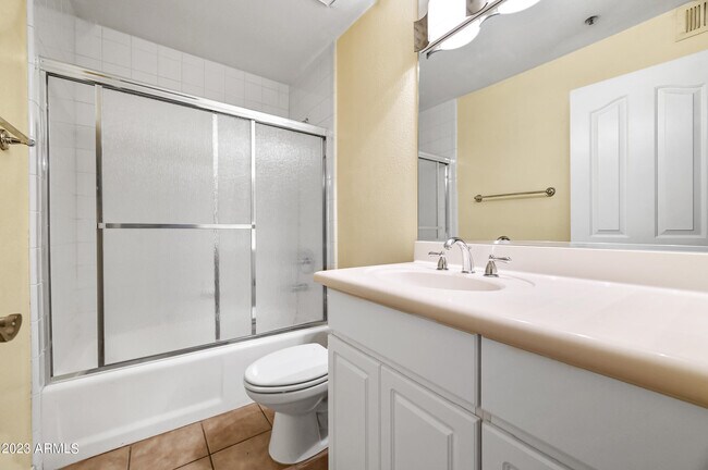 Building Photo - 5104 N 32nd St