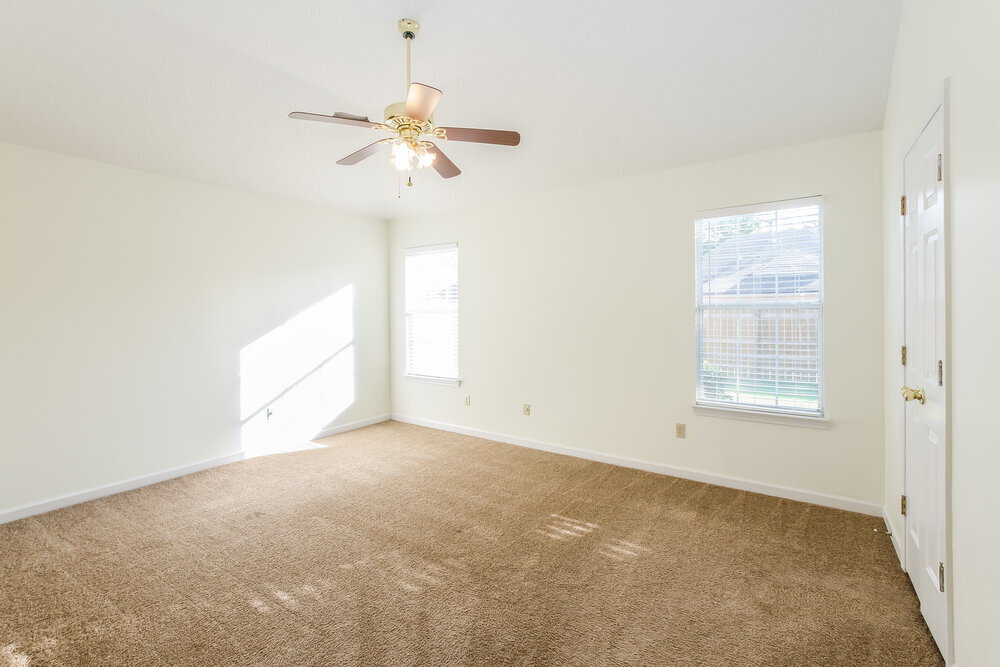 Building Photo - 5892 Alexandria Ln