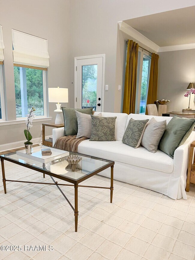 Building Photo - 132 Belle Fontaine Dr