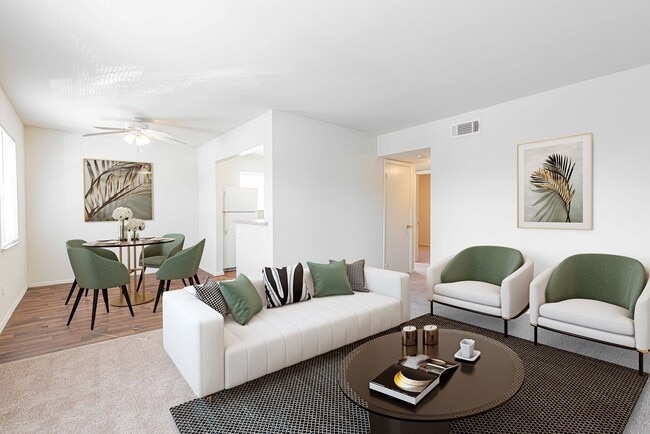 Building Photo - Brentwood Place