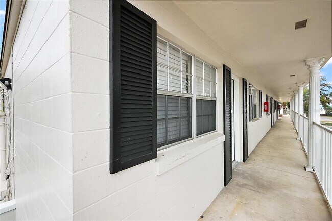 Building Photo - 420 S Palmetto St