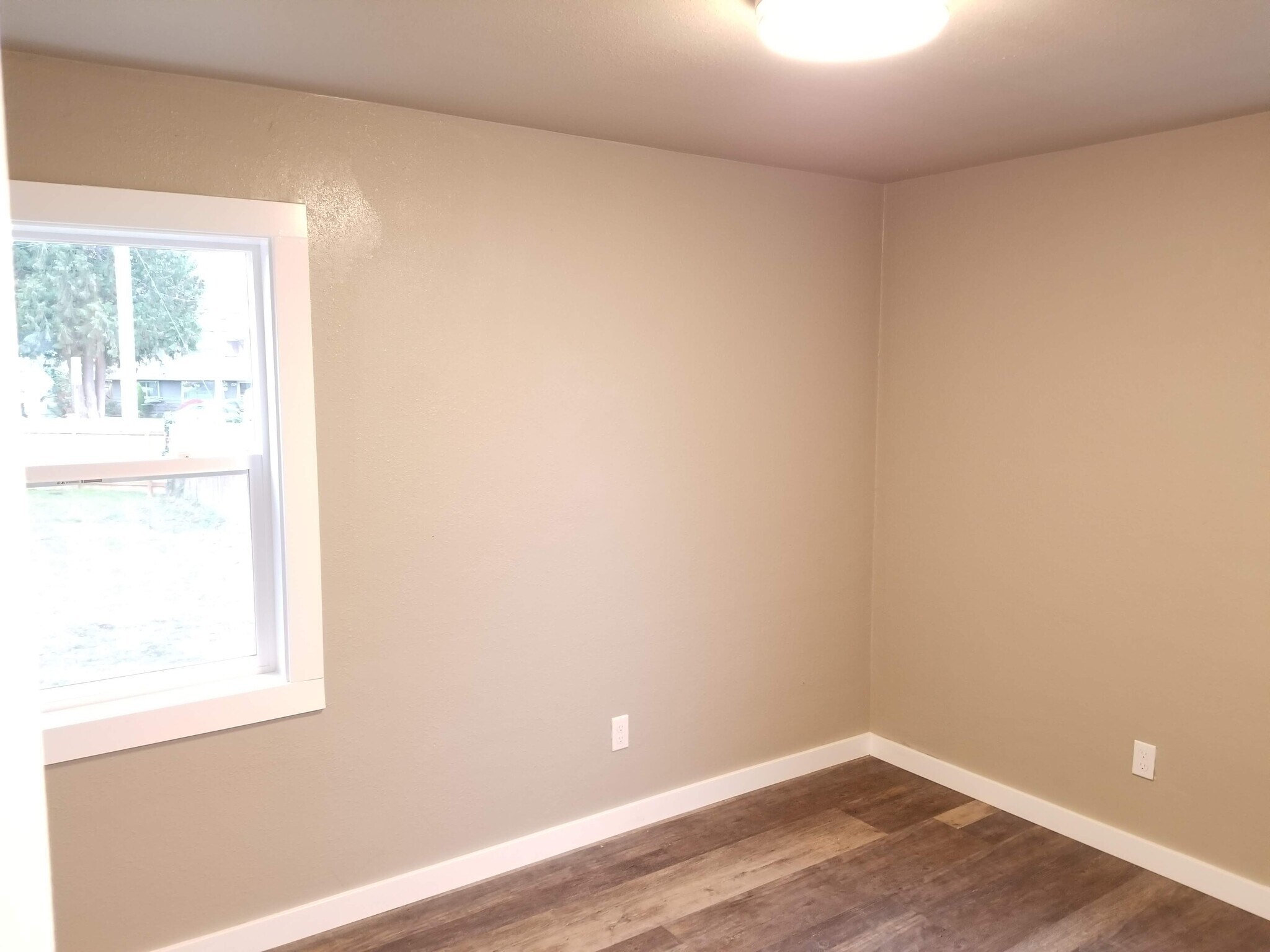 Building Photo - 2413 S 121 Pl