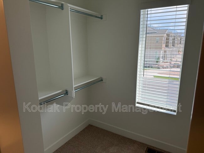 Building Photo - 229 W 925 N