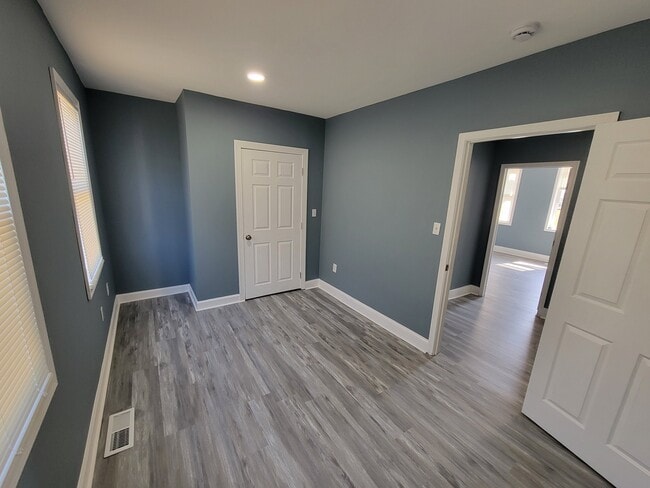 Building Photo - 3808 Pennington Ave