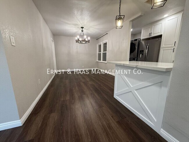 Building Photo - 1120 East E Street