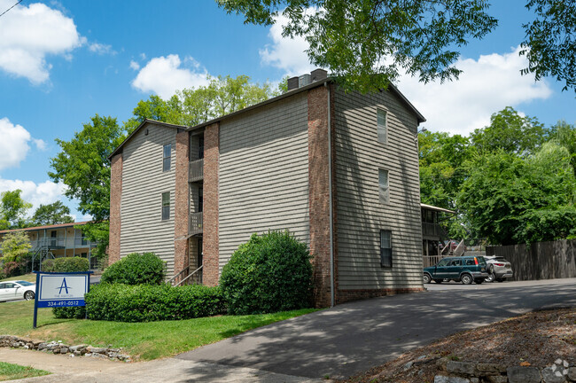 Building Photo - The Ashton