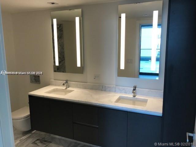 Building Photo - 1451 Brickell Ave