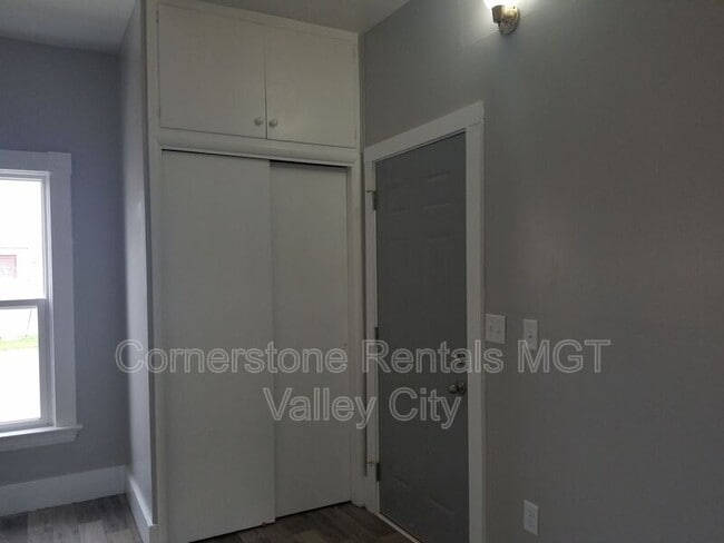 Building Photo - 205 3rd Ave SE