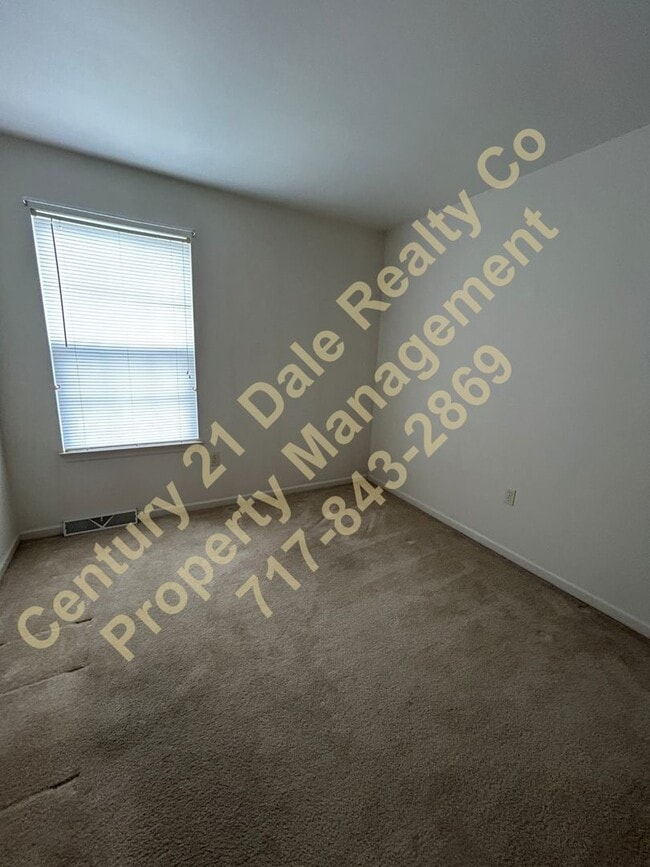 Building Photo - Lovely 3 Bedroom 1.5 Bath home in the Orchard Glen Condominium Association