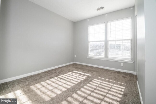 Building Photo - 5224 Leavers Ct