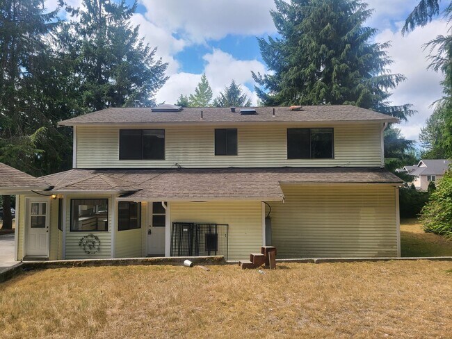 Building Photo - 5 Bedroom 3.5 Bathroom in Bothell (North C...