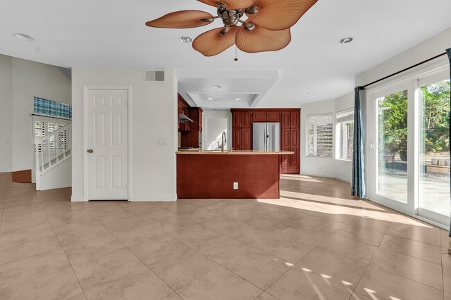 Building Photo - 2101 Vallejo Dr