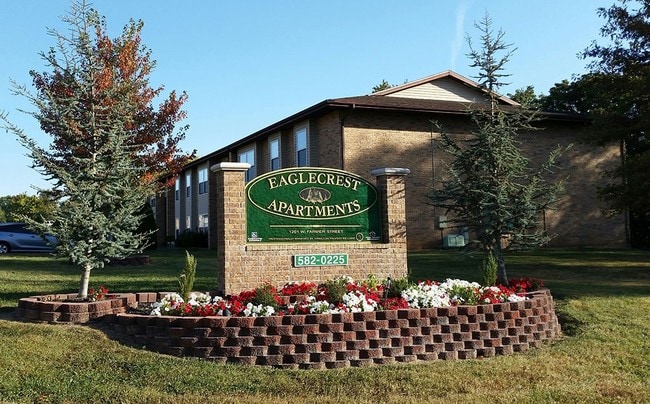 Primary Photo - Eagle Crest