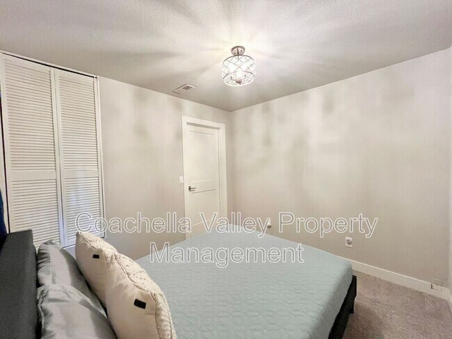 Building Photo - 39866 Newcastle Dr