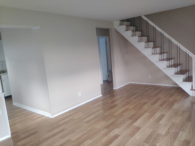 Building Photo - Charming 3 Br Home in Whitehall