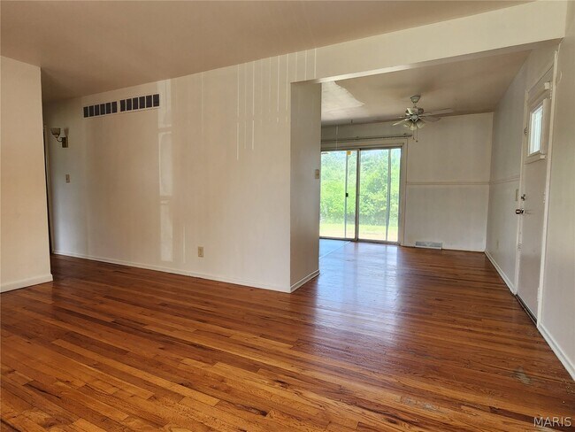 Building Photo - 702 Vendome Ln