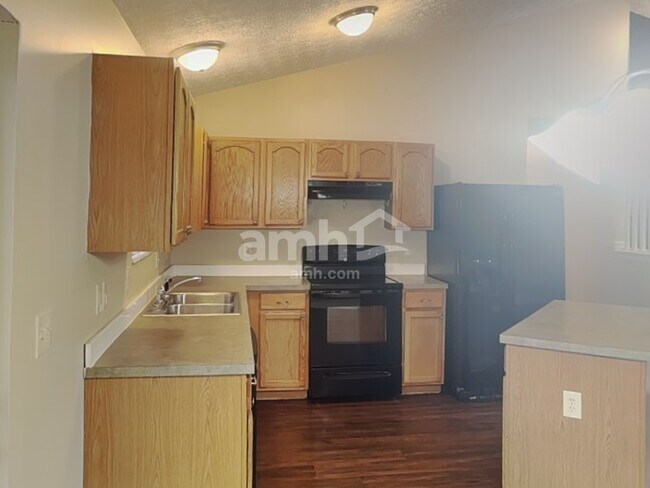 Building Photo - 7901 Chapel Stone Rd